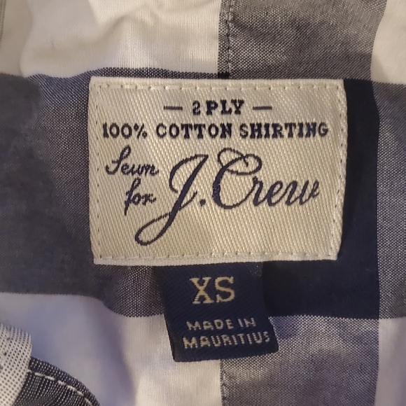 J. Crew Classic Button Down Shirt Size XS - Picture 3 of 4